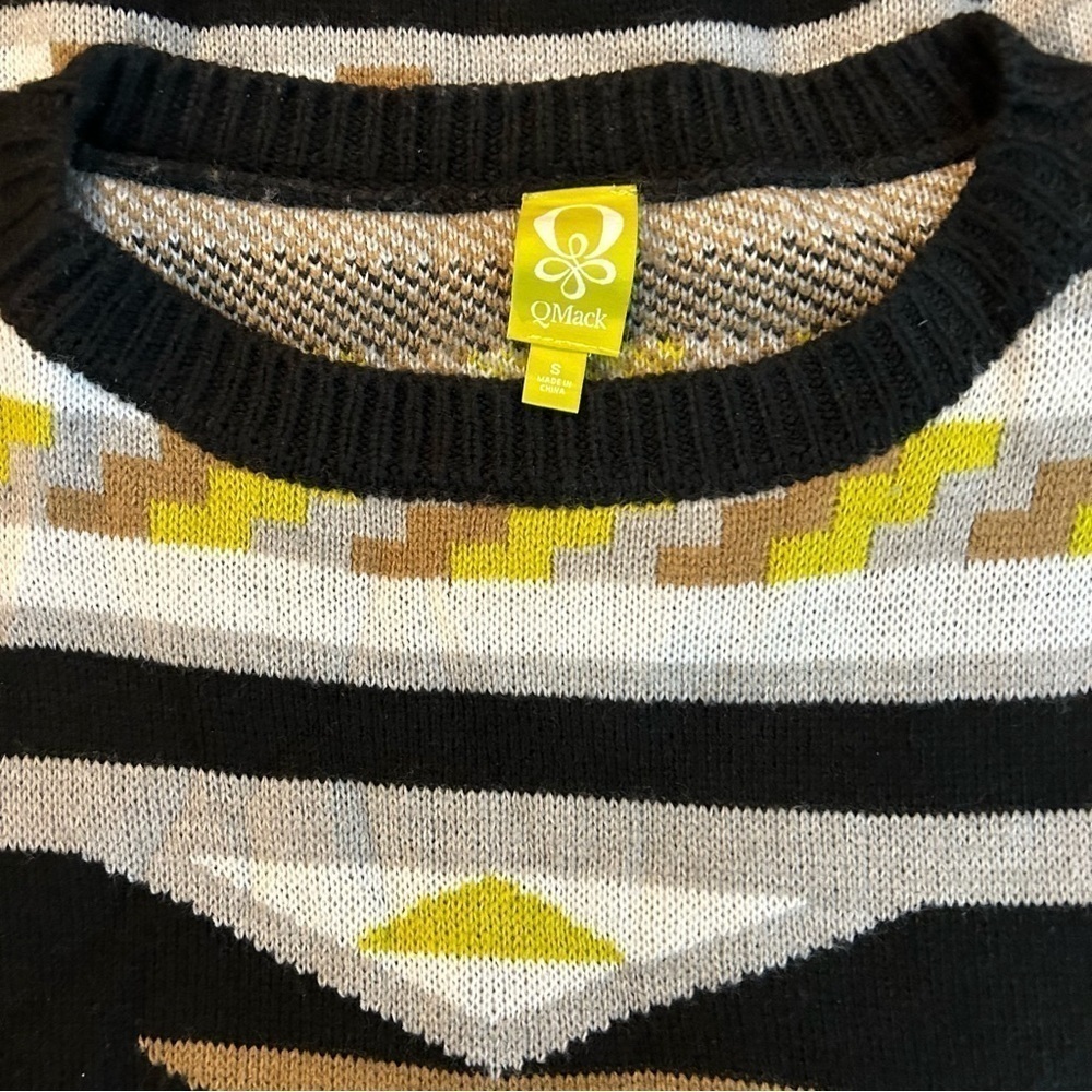 Qmack Geometric Sweater - Size S - Picture 4 of 6